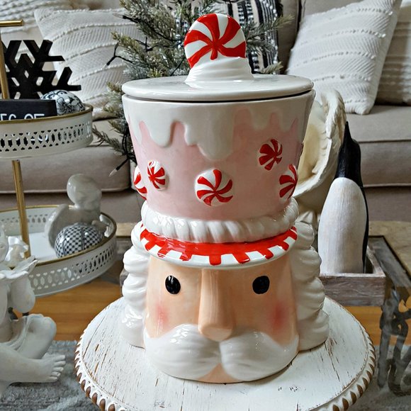 NEW! NUTCRACKER LARGE COOKIE JAR W/PEPPERMINT CANDY - Picture 5 of 5